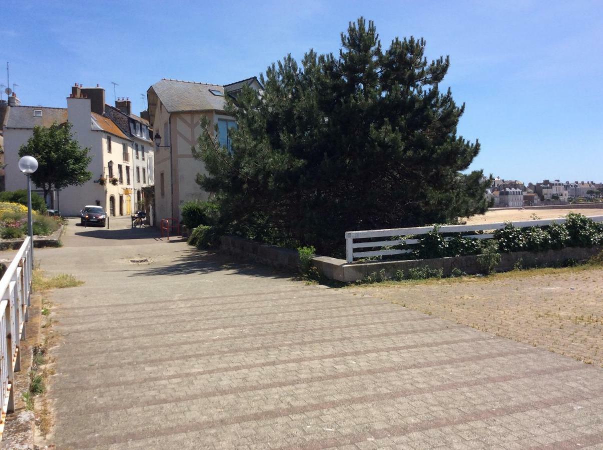 Le Dauphine 20M De La Plage Saint-Malo Exterior foto